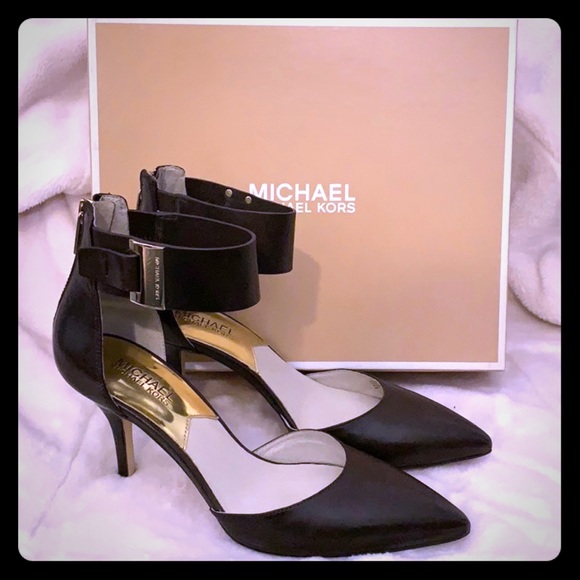 Michael Kors Shoes - Michael Kors